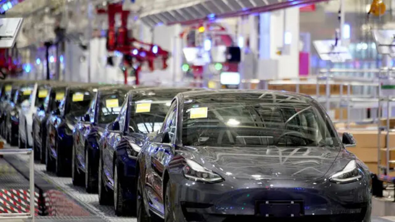 Tesla AB ülkelerinde neden satmıyor?