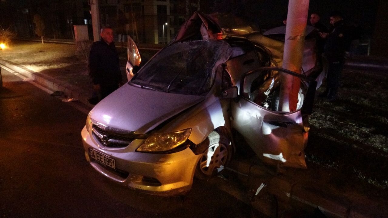Malatya'da gece saatlerinde feci trafik kazası