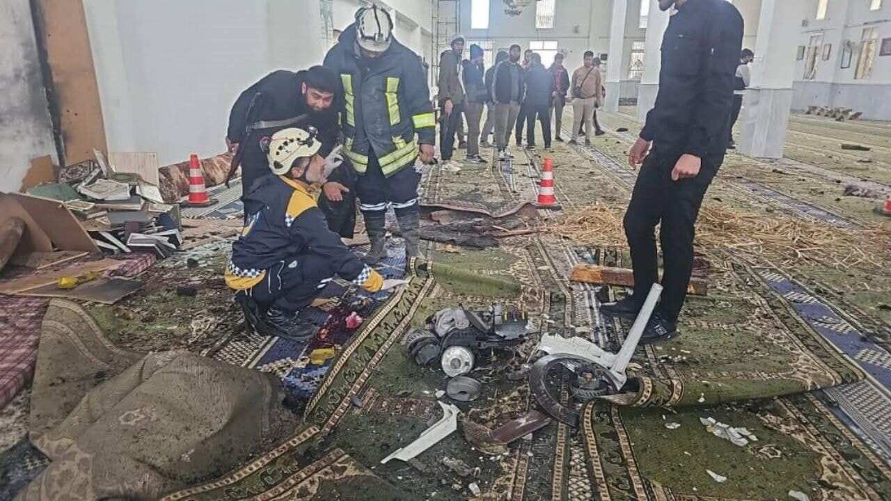 Suriye'de ölü sayısı 8'e yükseldi; camiye patlayıcı yerleştirilmiş