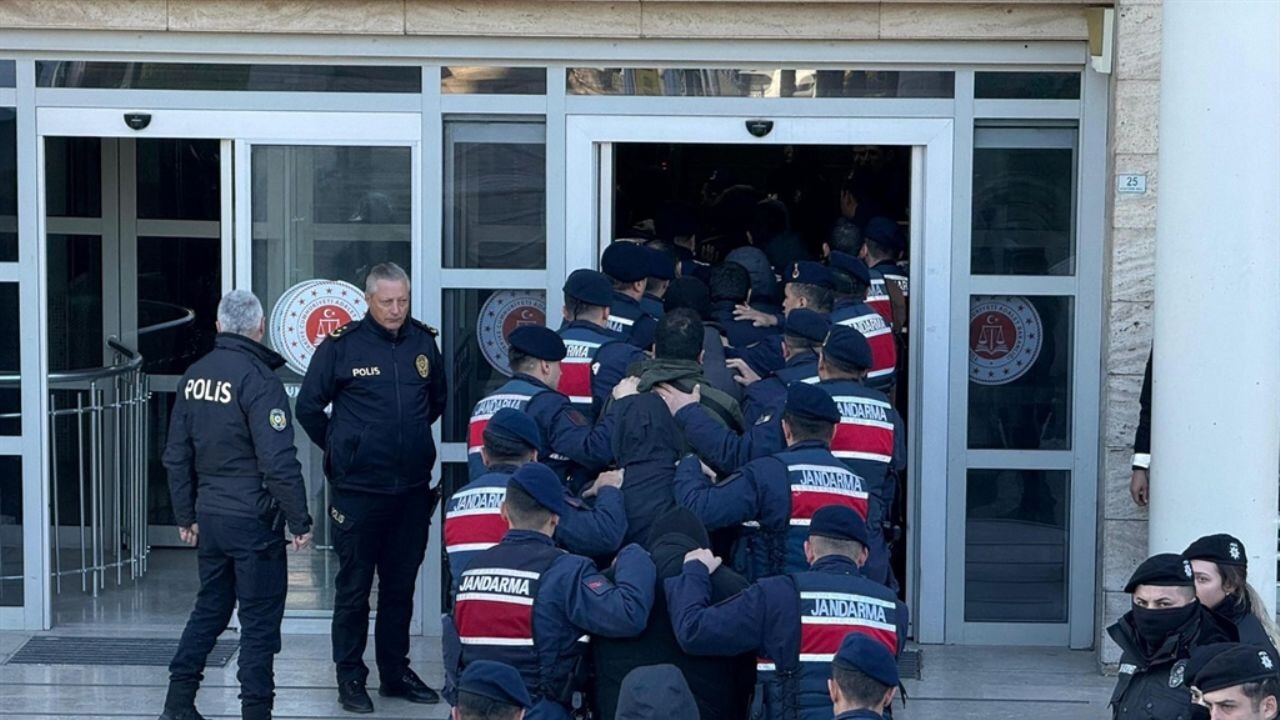 3 polisin şehit olduğu DEAŞ operasyonunda 26 tutuklama