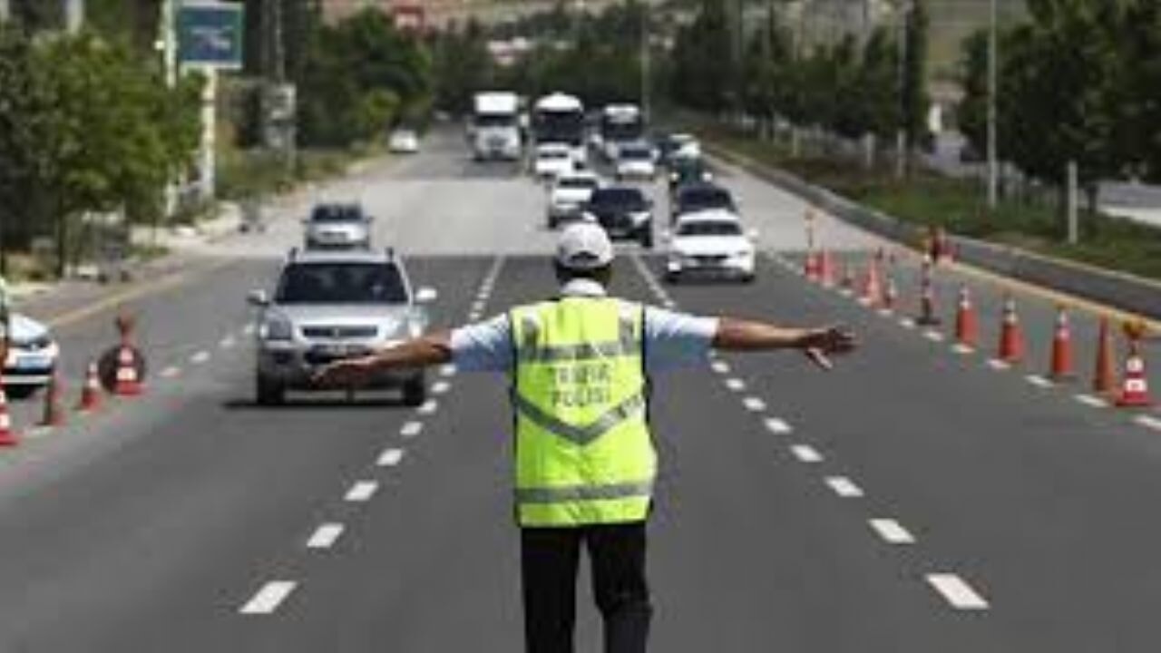 Sürücüler dikkat: Bazı yollar trafiğe kapatıldı
