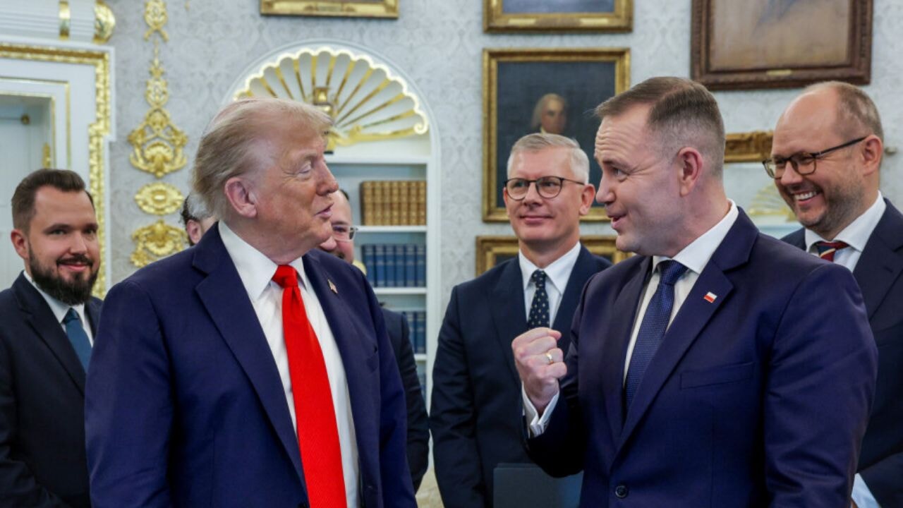 Trump'a 'dünya lideri' övgüsü!