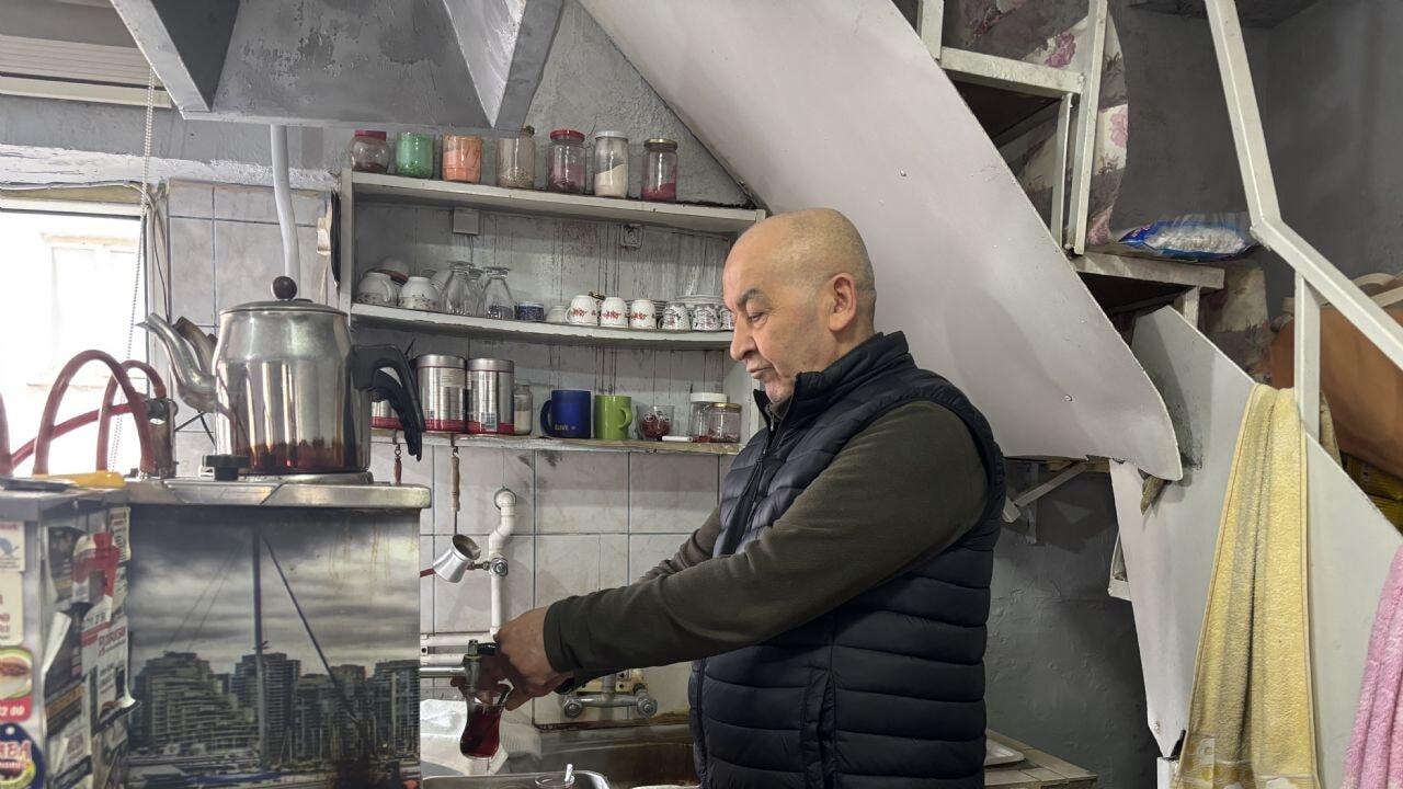 Bu kıraathanede çay 5 lira