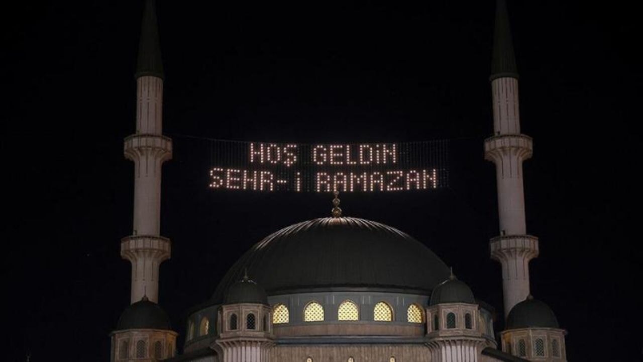 On bir ayın sultanı Ramazan geldi! İlk teravih bu akşam
