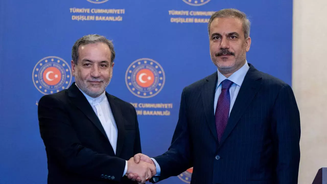 Bakan Fidan, İranlı mevkidaşından İran'la ilgili bilgi aldı