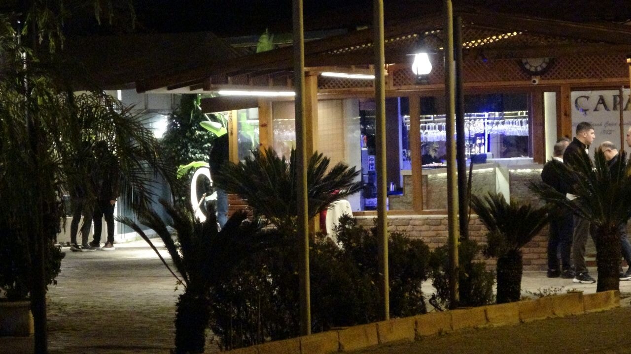Restoranda silahlı çatışma: 1 ölü, 1 yaralı