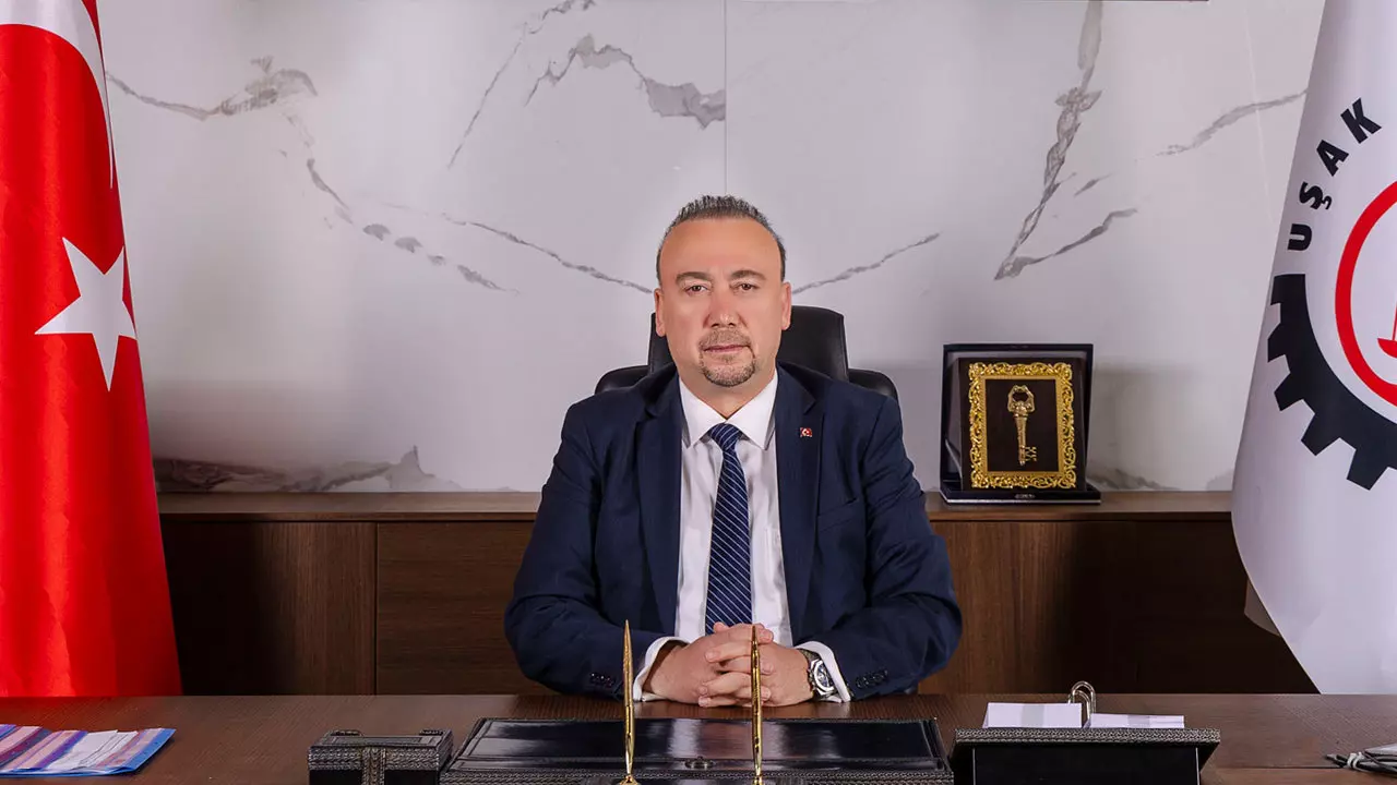Uşak Belediyesi'ne operasyon! Başkan dâhil 11 gözaltı