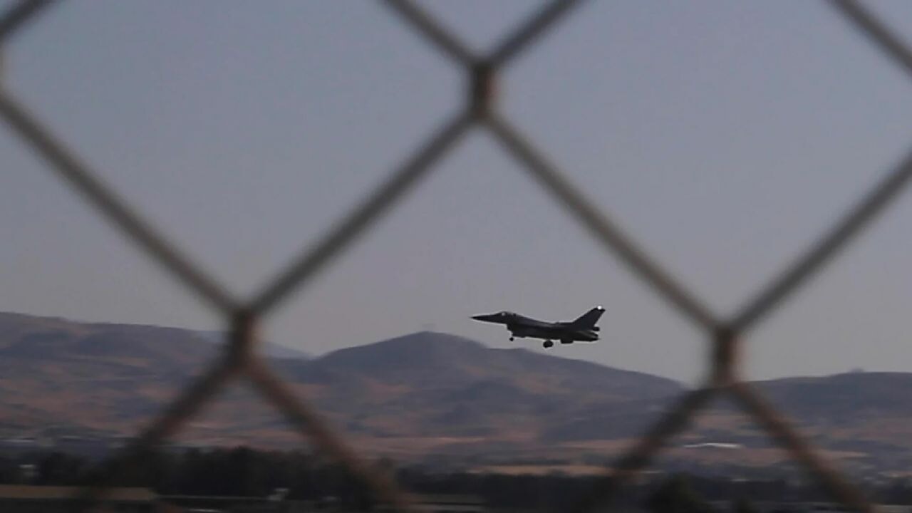 Yunan F-16'ları GKRY'ye konuşlandı