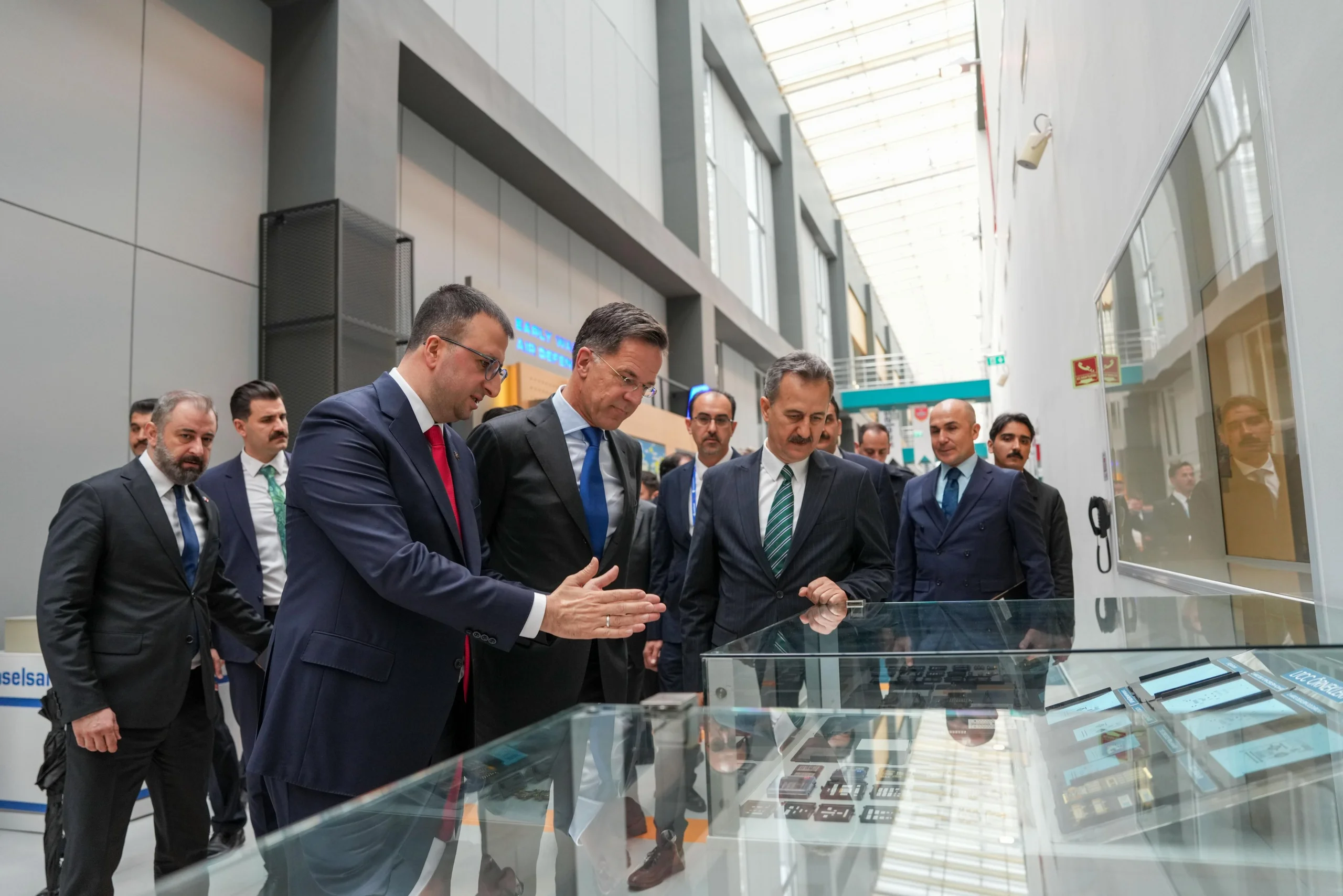 ASELSAN’ı ziyaret eden NATO Genel Sekreteri: “Türkiye’nin yaptıklarından çok şey öğrenebiliriz”