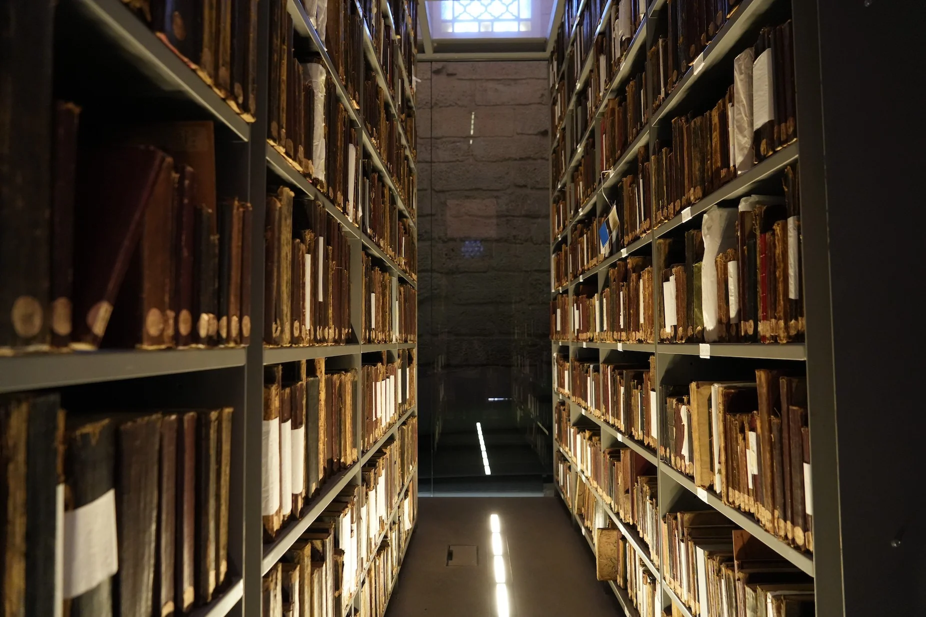 Sultan Abdülhamid Han'ın elleriyle yaptığı kitaplık