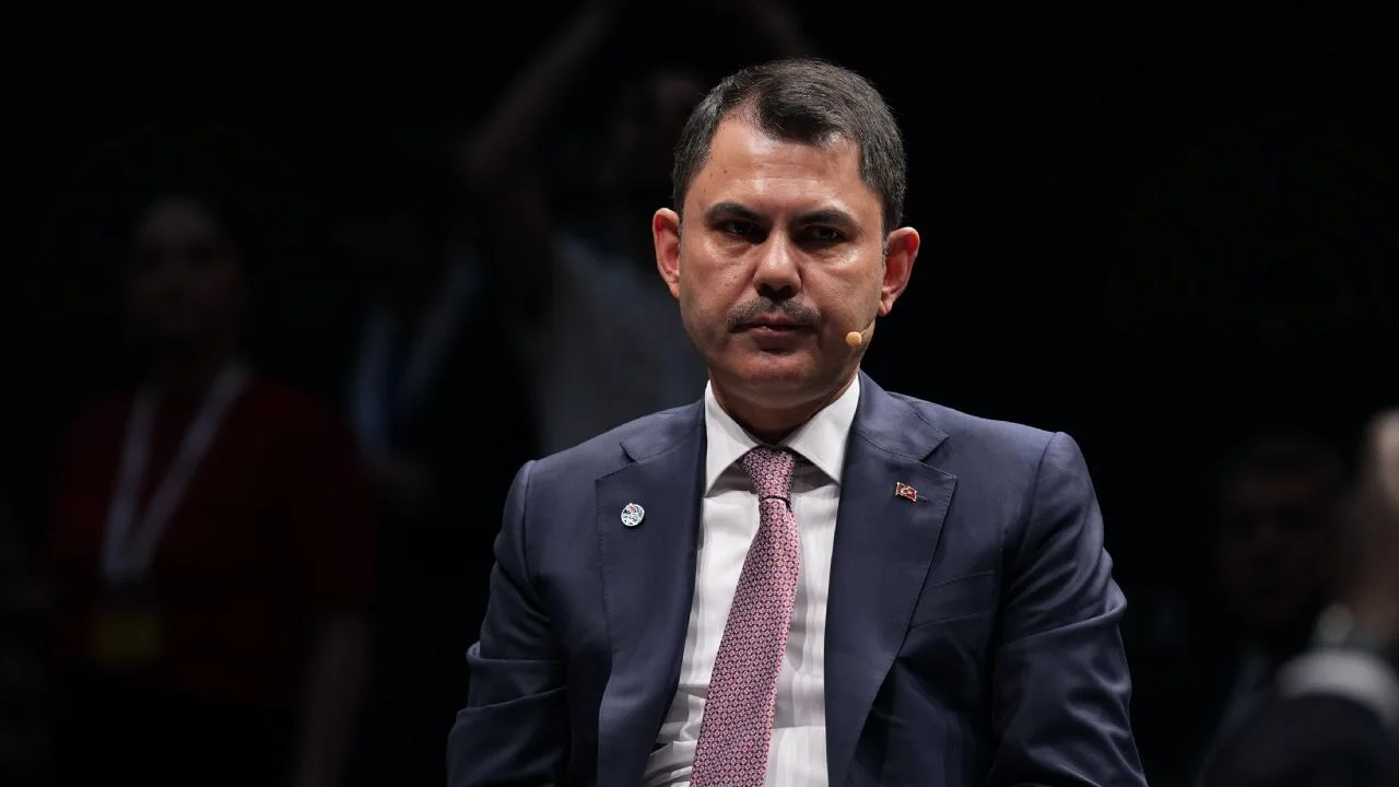 Bakan Kurum: 'Fosil yakıtlardan uzaklaşmak zorundayız'