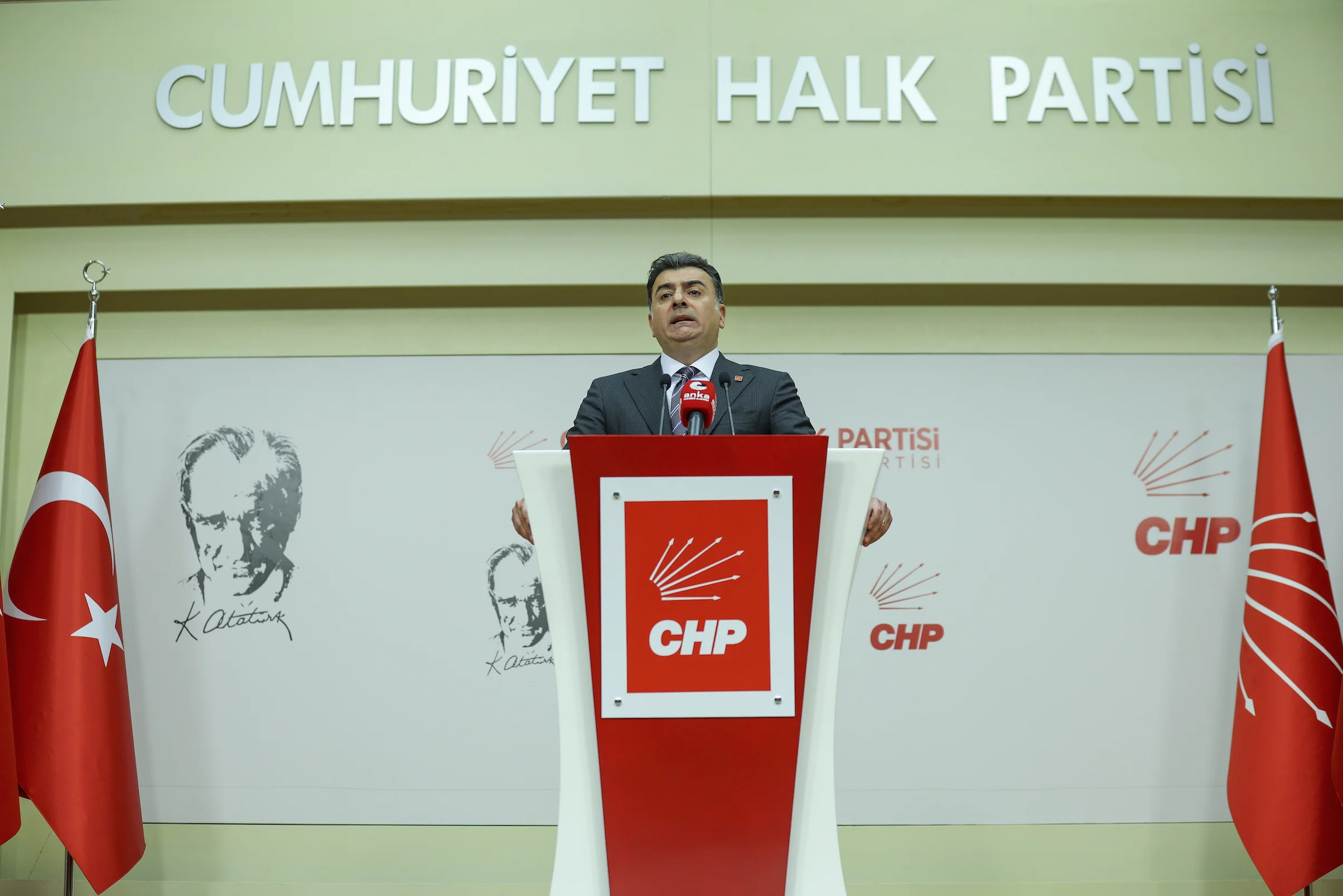 CHP: İhraç edilenler geri dönüyor