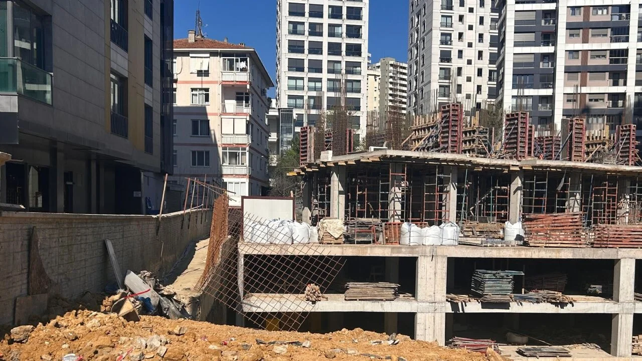 Fenerbahçe Chobani Stadyumu yanında korkutan çökme