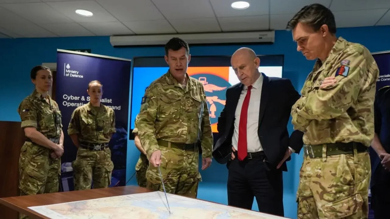 İngiltere öncülüğünde 30'dan fazla ülke Hürmüz Boğazı zirvesinde