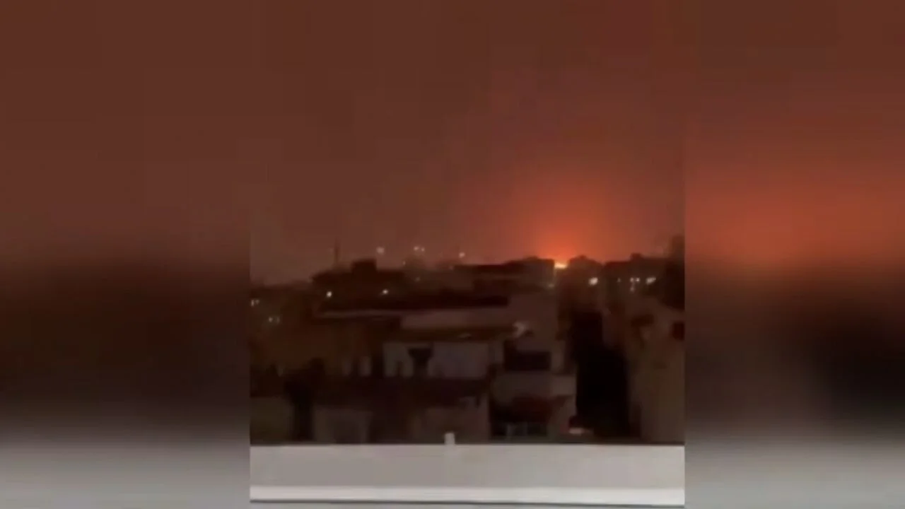 İran'ın Tel Aviv'e füze yağdırdığı anlar...