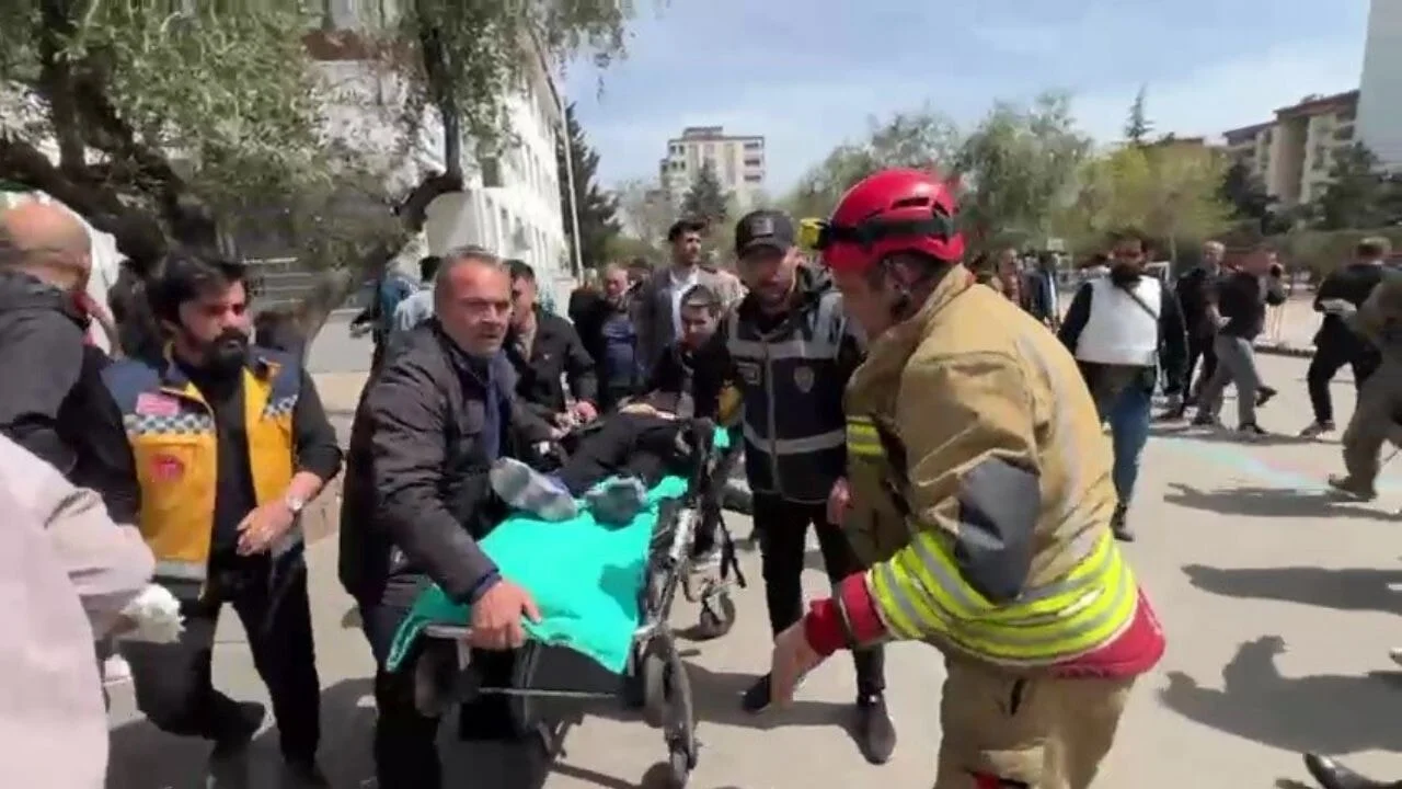 Kahramanmaraş'ta okulda silahlı saldırı sonrası ilk görüntüler!