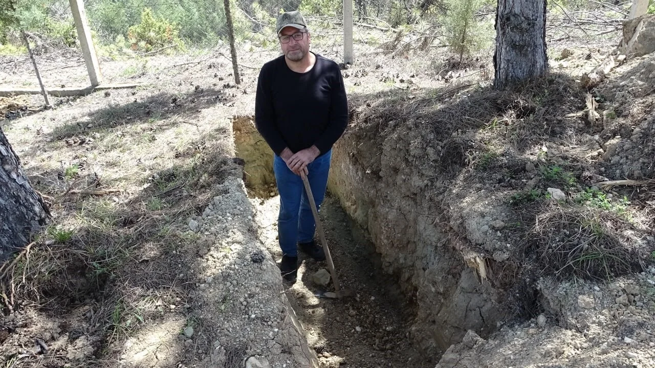 Kendi mezarını kazdı: 'Dokuz canımı tükettim'