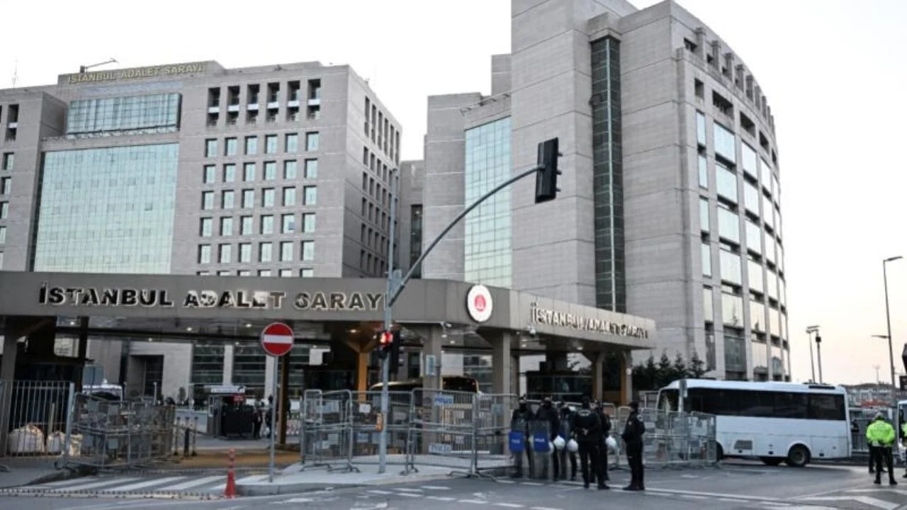 Kırmızı bültenle aranan firari şüpheli yakalandı