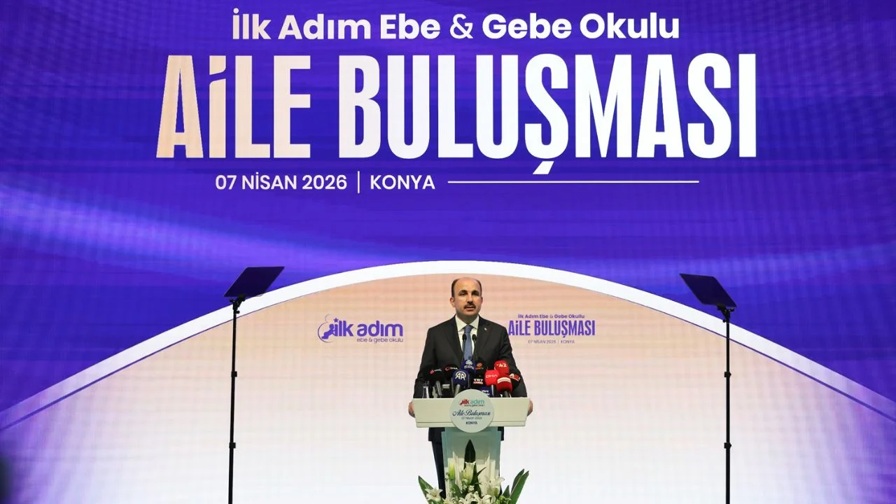 Konya'da Anlamlı Buluşma; Sağlık Bakanı Memişoğlu anne baba adayları ile 'İlk Adım Ebe Gebe Okulu Aile Buluşması'nda bir araya geldi