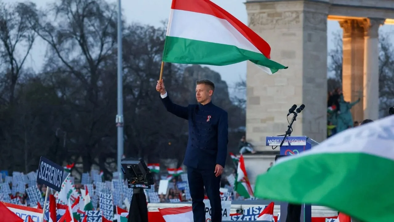 Macaristan'ın yeni lideri AB ve NATO'ya selam durdu