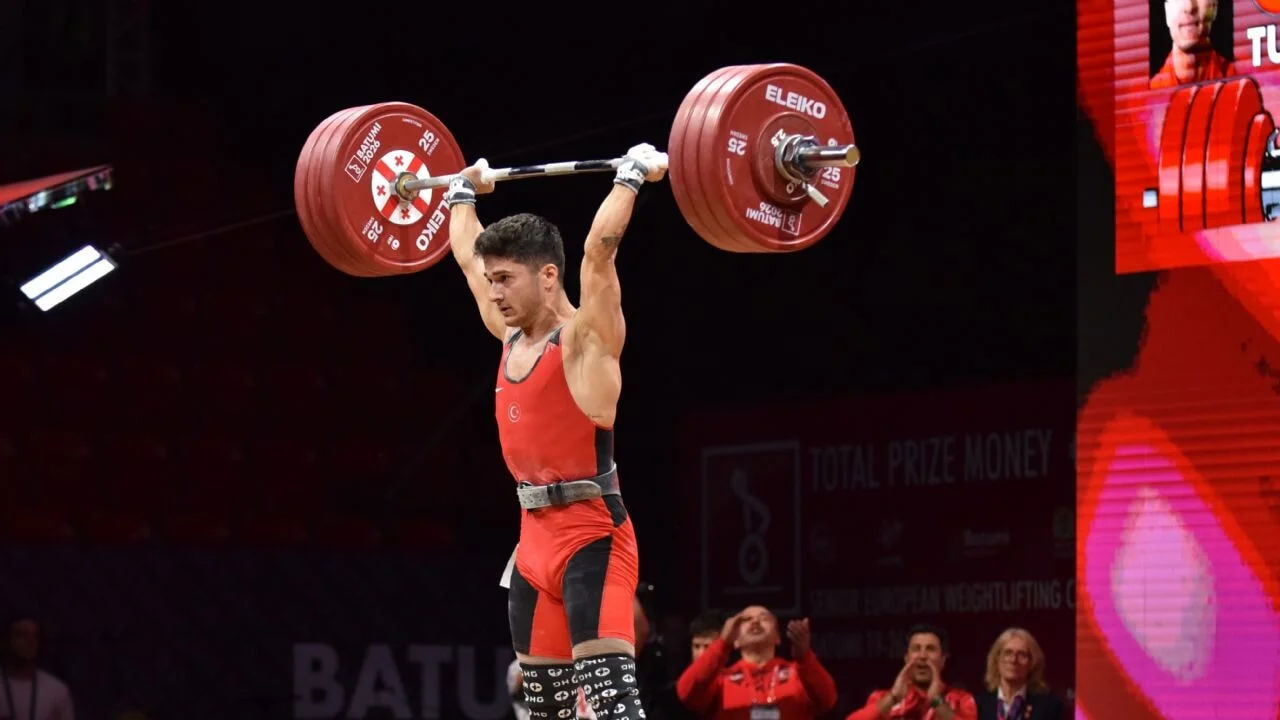 Milli haltercimiz rekorla Avrupa şampiyonu