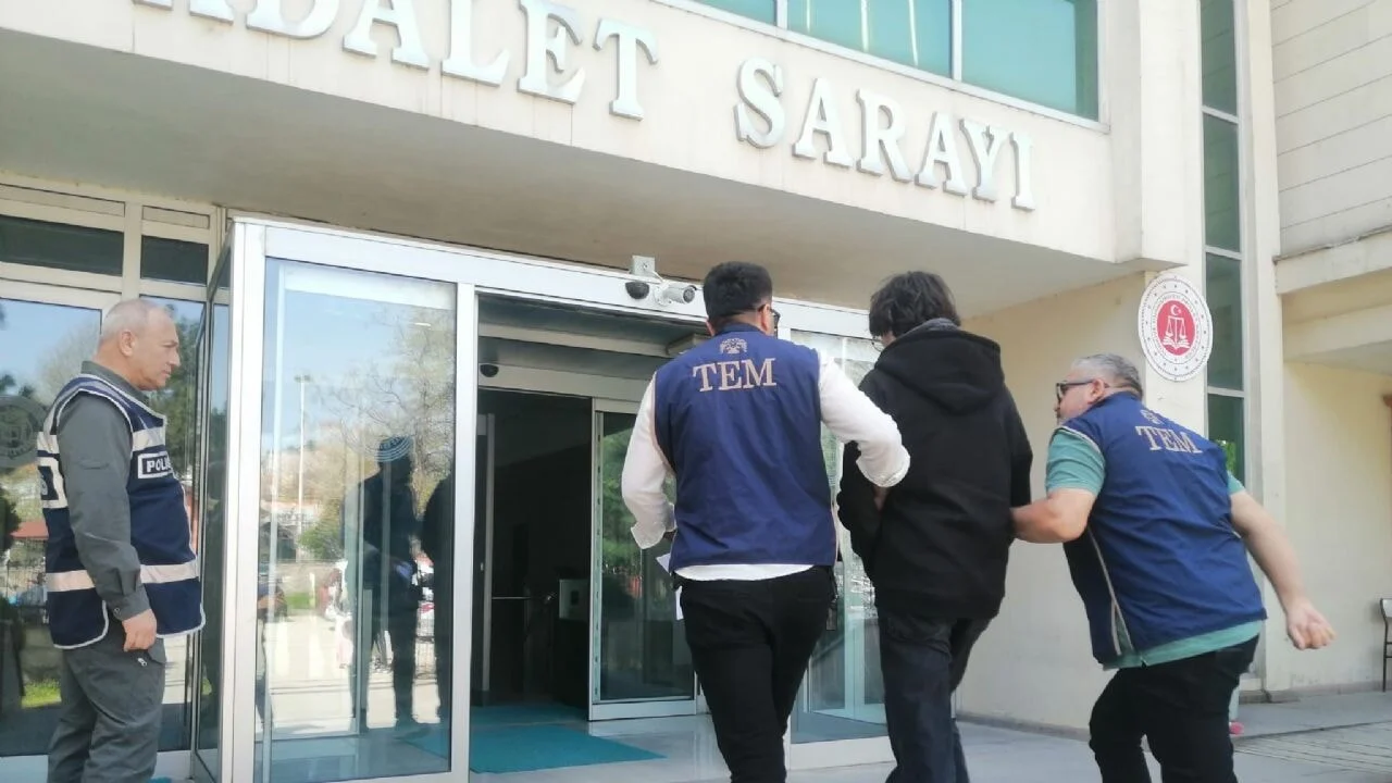 Okulu hedef gösterdi gözaltına alındı