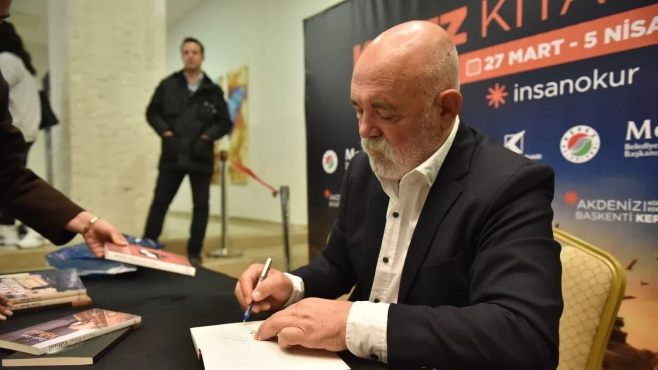 Oyuncu Ercan Kesal, okumanın önemini anlattı