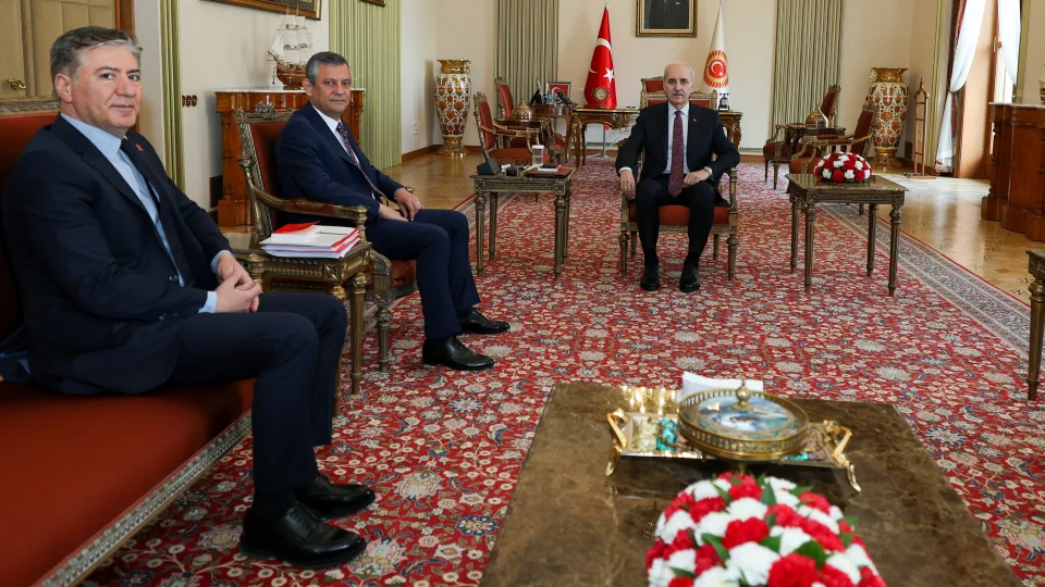 TBMM Başkanı Kurtulmuş, CHP lideri Özel’i kabul etti! Görüşmeden satır başları