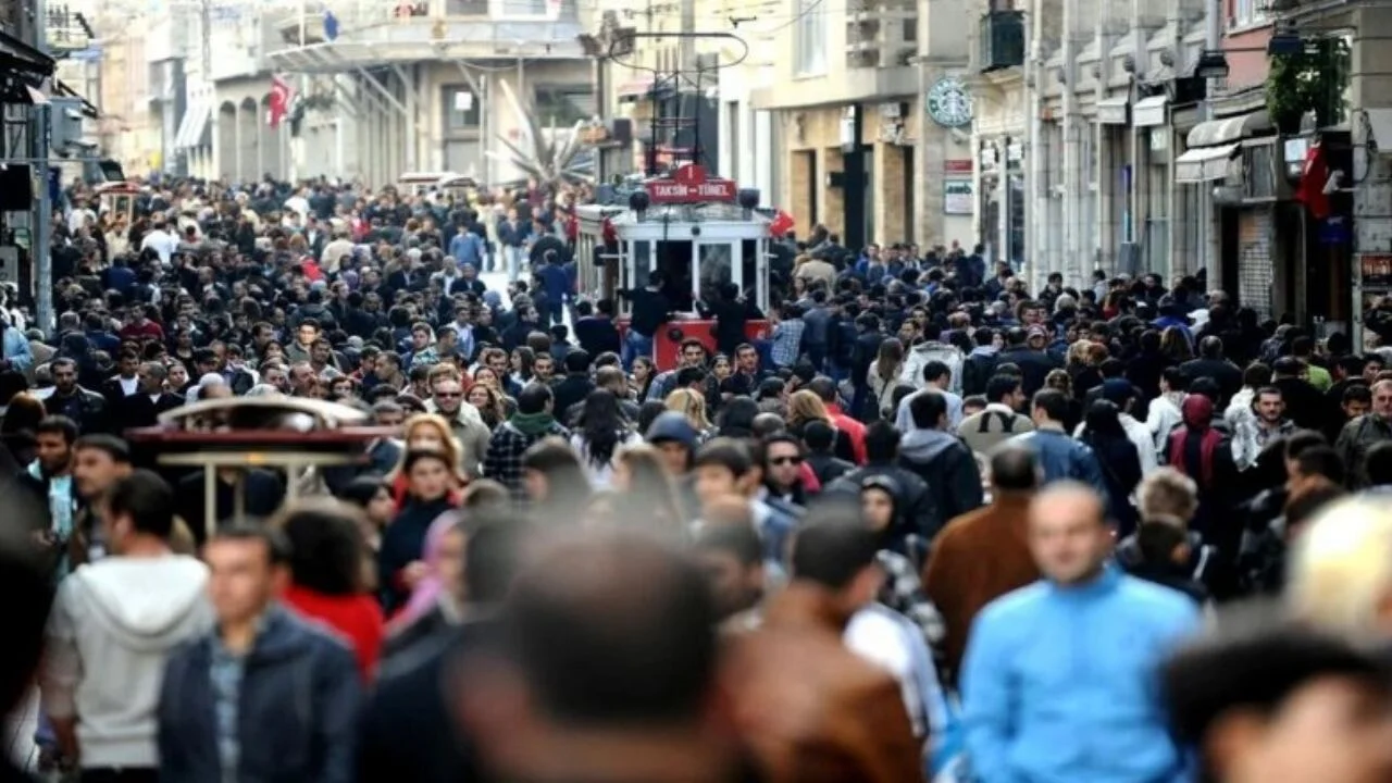 Timetürk yazarı Hatice Kübra Özbirinci kaleme aldı: 'Modern çağın tasarımı: Anomali insanlar'