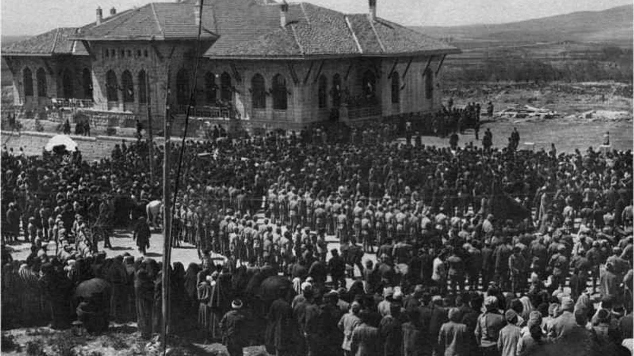 Timetürk yazarı Prof. Dr. Abdulvahap Akıncı kaleme aldı: 23 Nisan: İlk günkü aşkla...