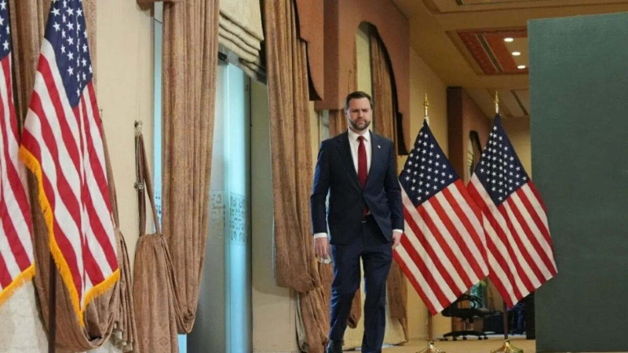 Vance: 'Anlaşma yapılabilir, top İran'da'