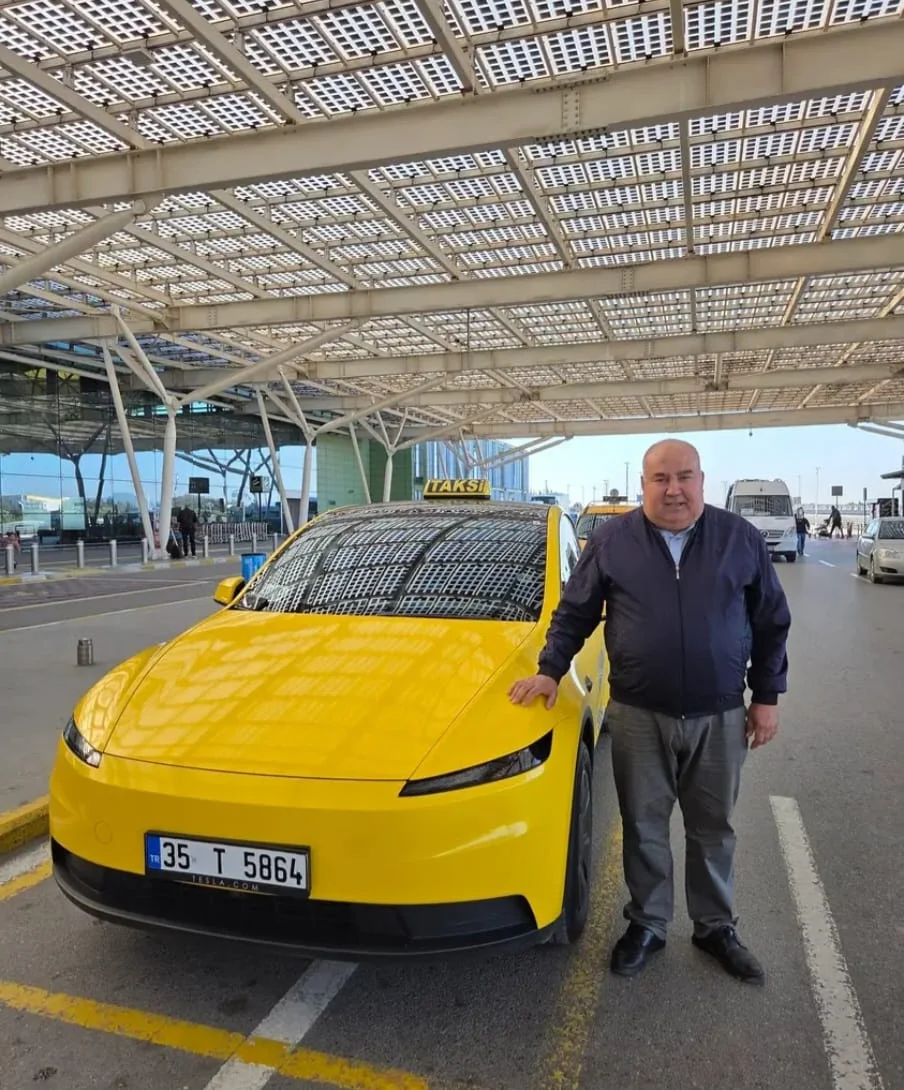 26 Bin Km'de Sadece 'Cam Suyu' Parası Ödedi