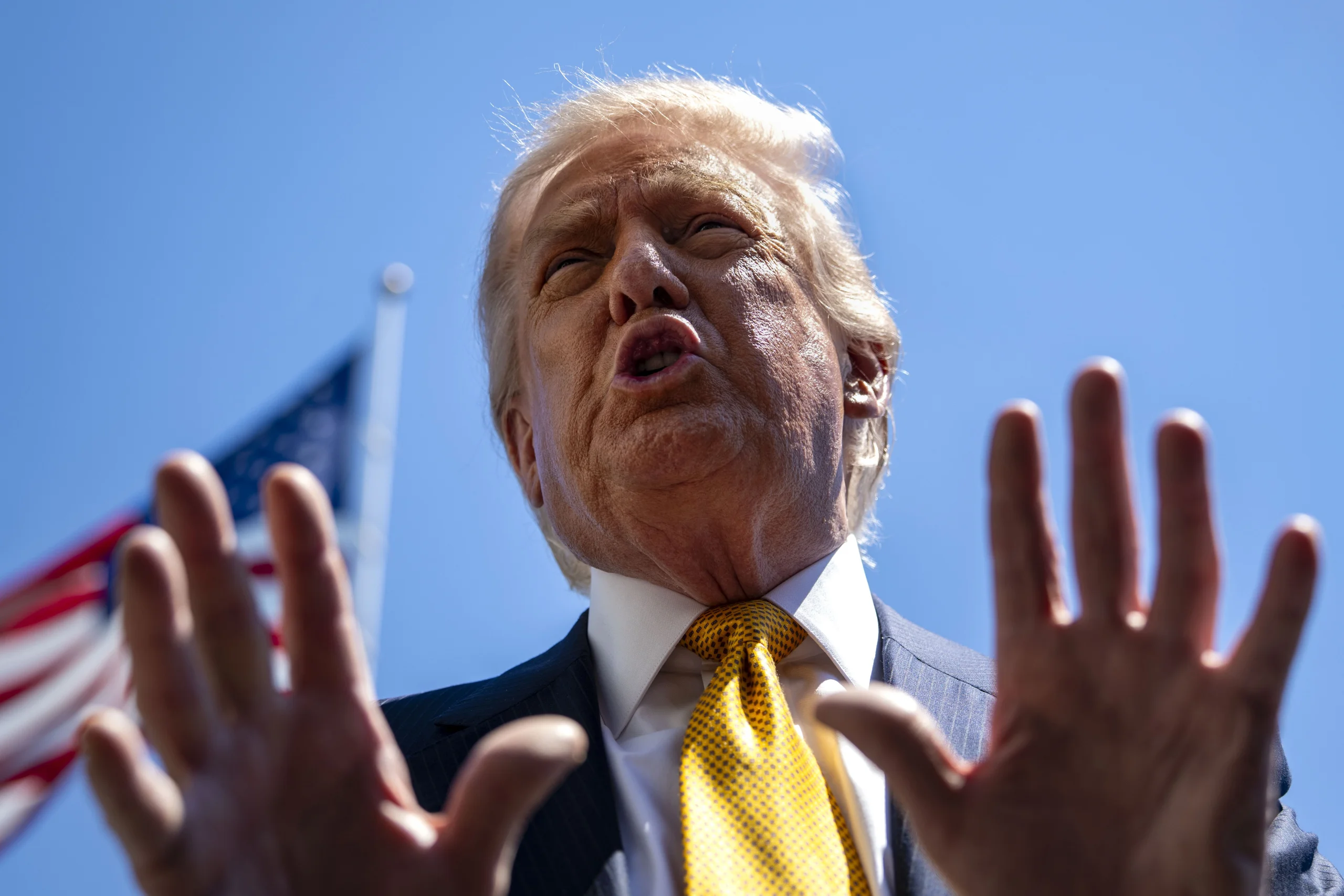 ABD Başkanı Trump, harita göstererek tehdit etti! İran'a yeniden saldırı mı geliyor