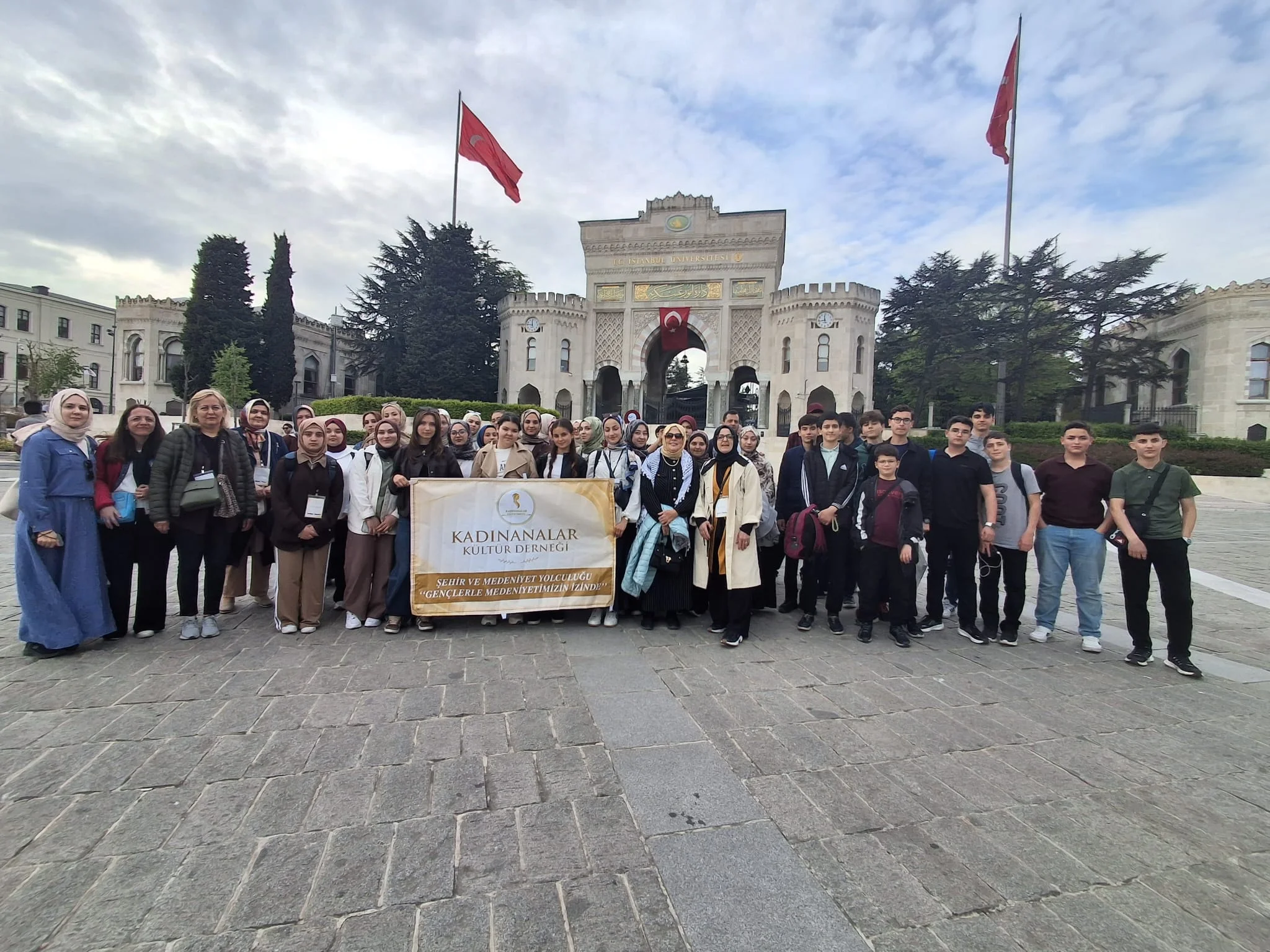 Afyonkarahisarlı gençler TYB İstanbul'un misafiri oldu