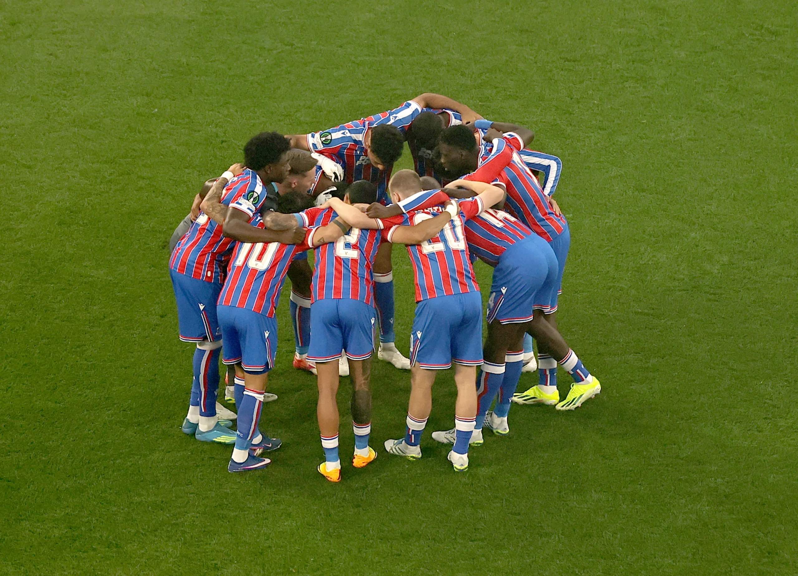 Crystal Palace UEFA Konferans Ligi'nde şampiyon oldu