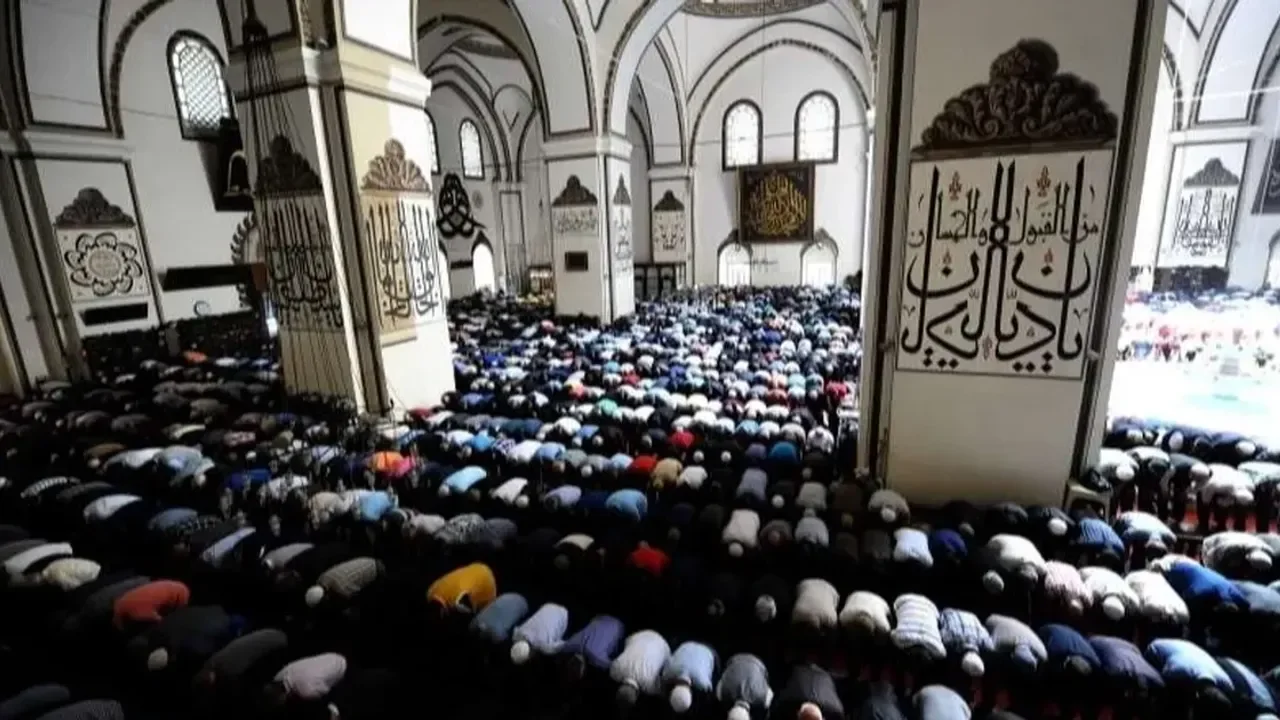 Kurban Bayramı namazı saat kaçta? İl il namaz saatleri 2026