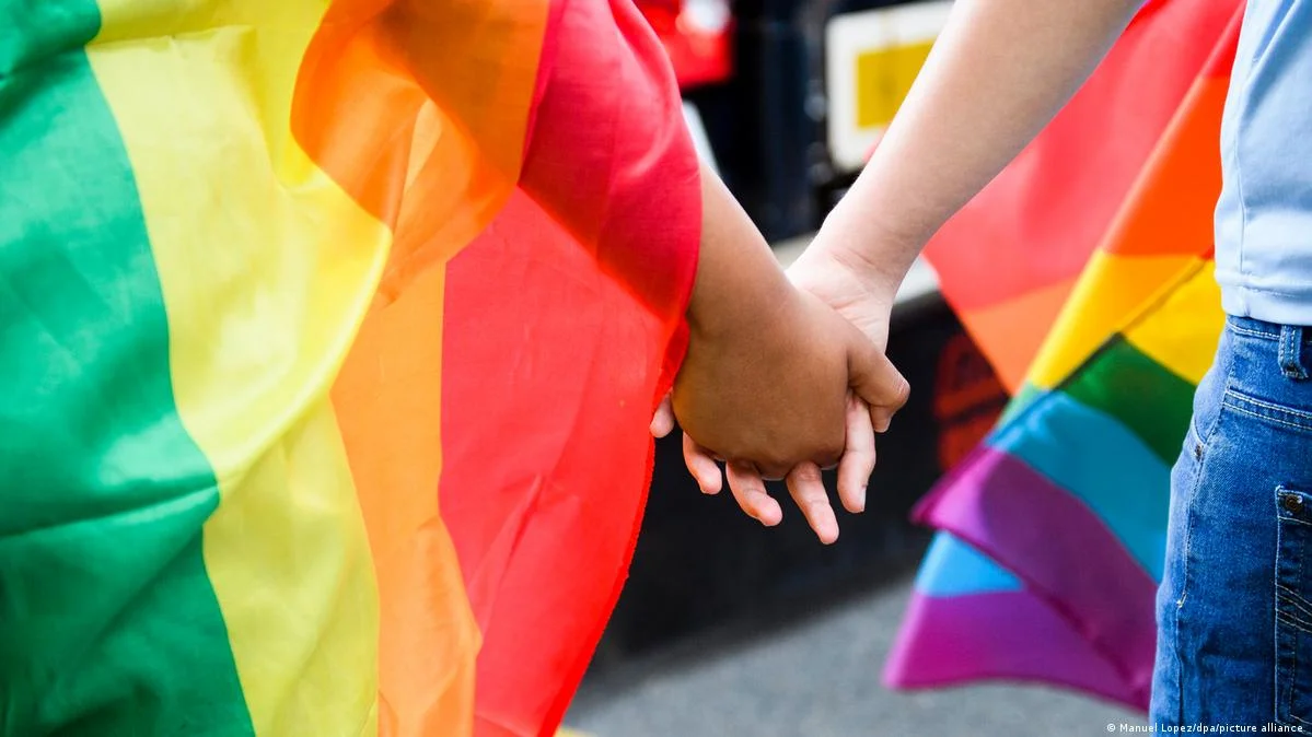 LGBT’yi eleştiren psikoloğa hapis cezası!