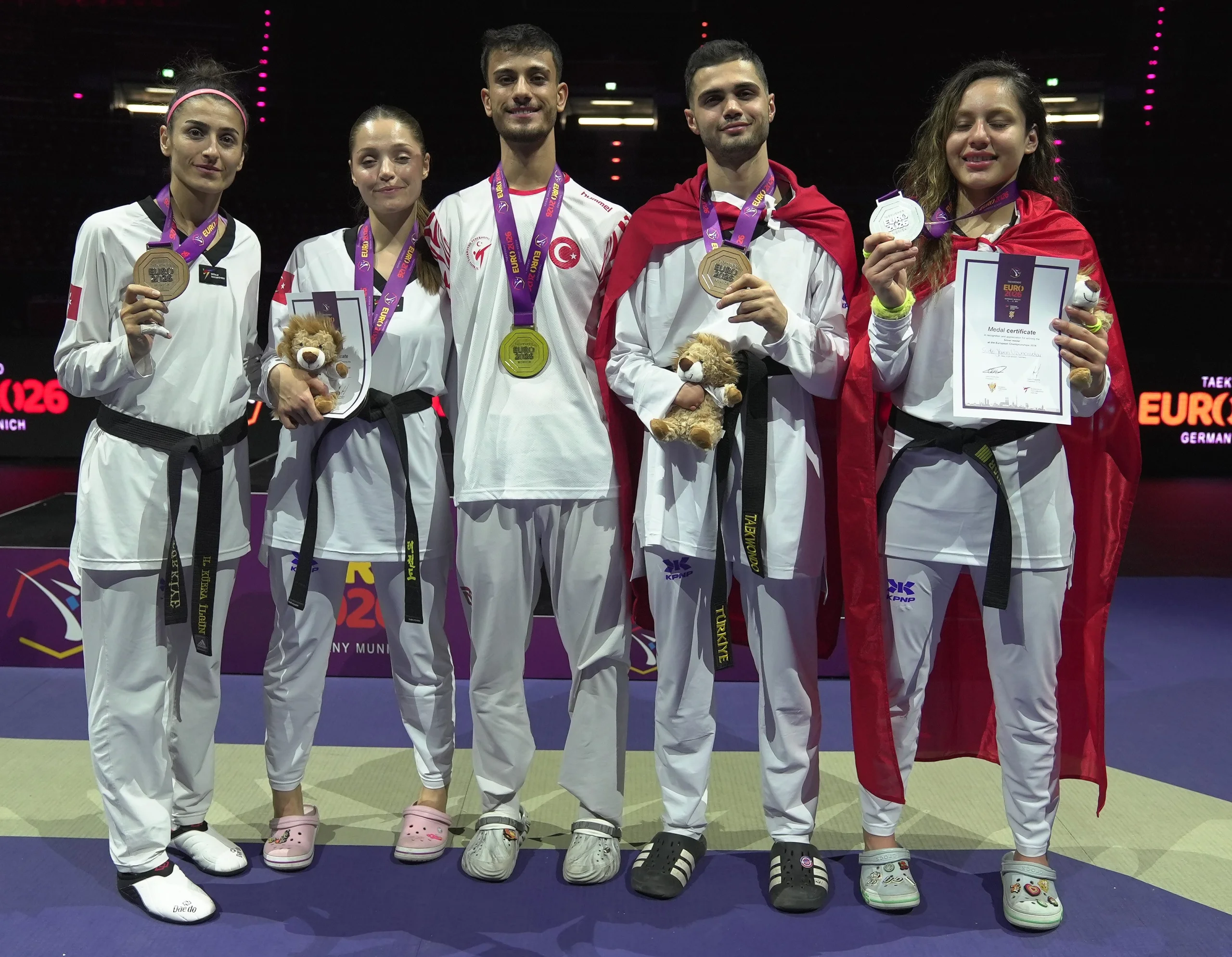 Milli taekwondoculardan 5 madalya