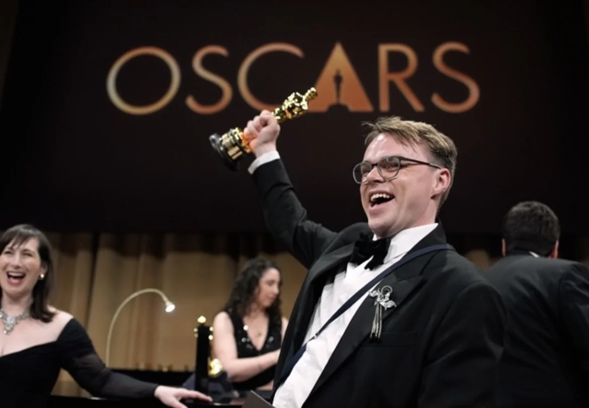Oscar ödülü uçakta kayboldu!