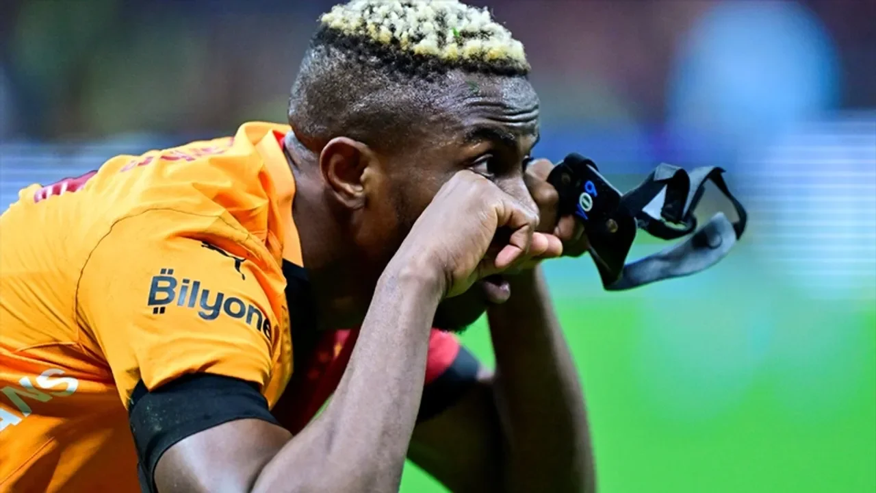 Osimhen Galatasaray'dan ayrılıyor mu? Hocası duyurdu