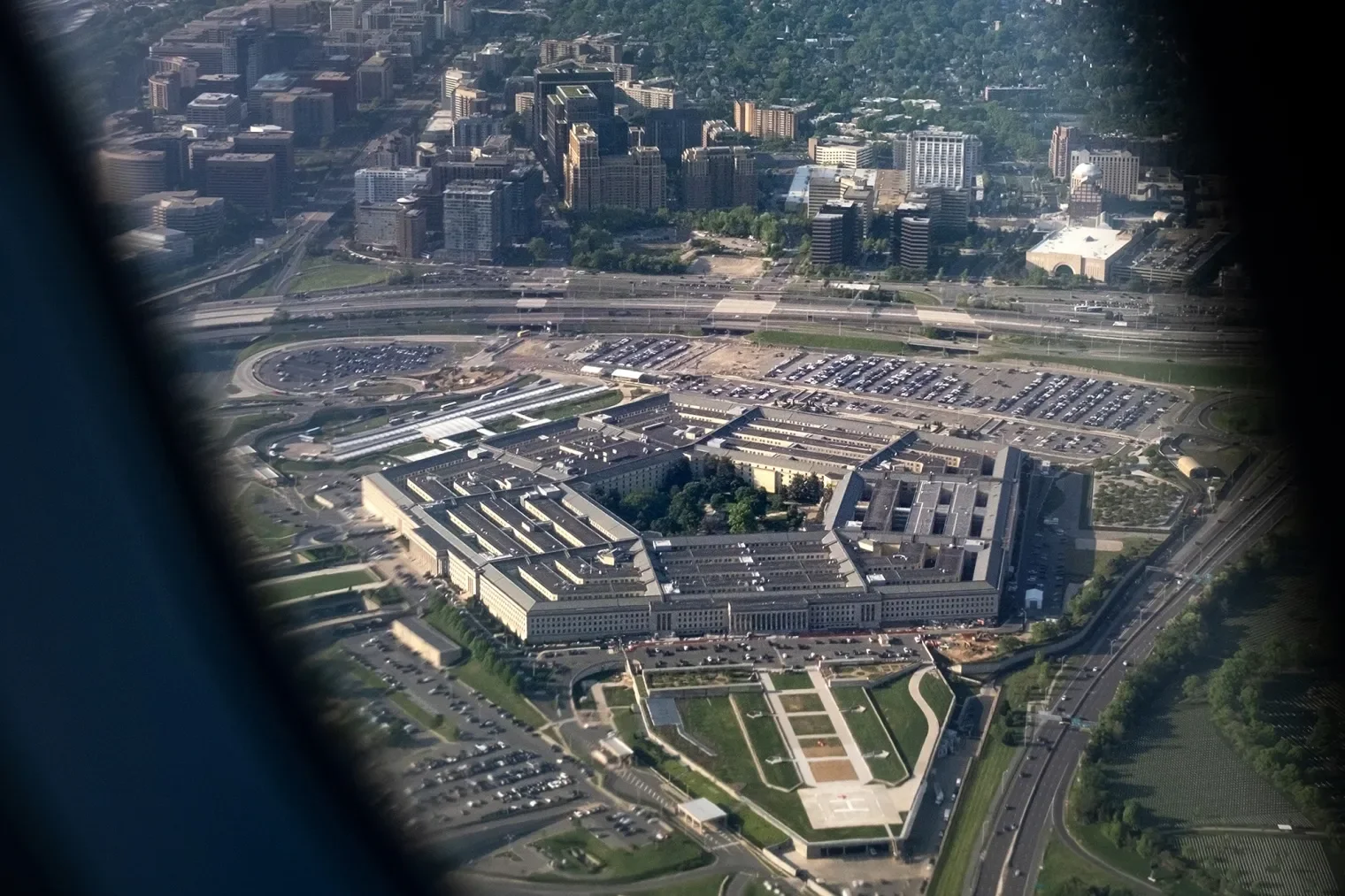 Pentagon, 7 yapay zeka şirketiyle anlaştı