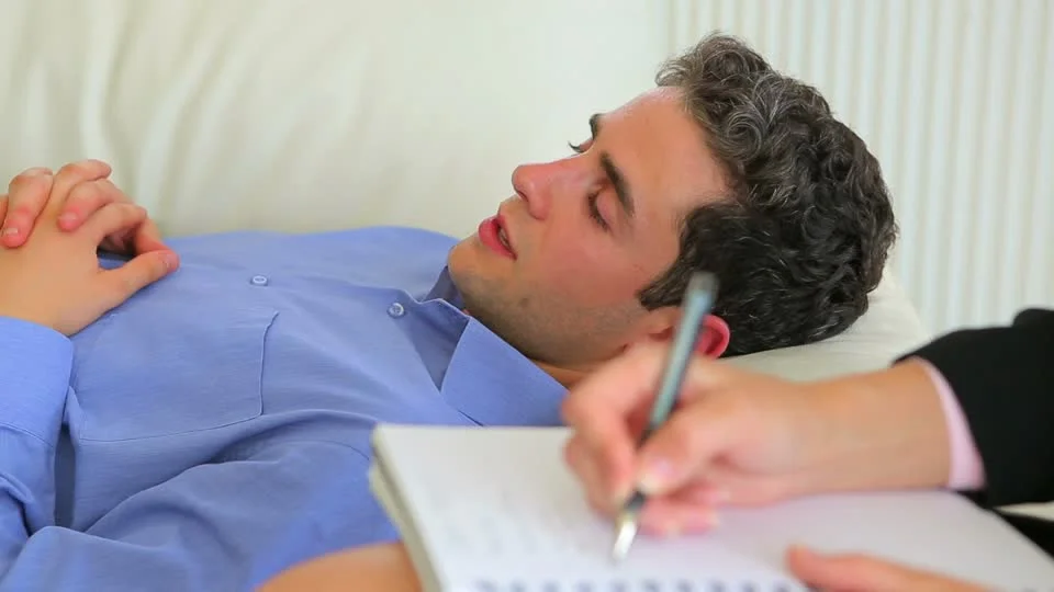 Psikoloğa gitmek için dibe vurmayı beklemeyin