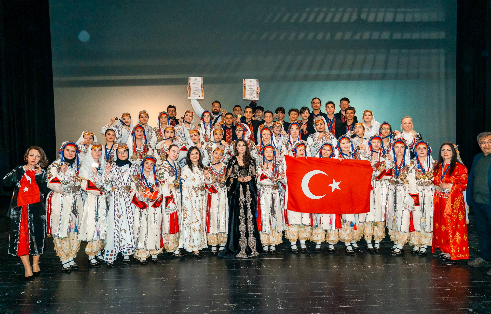 Selçuklu Belediyesi Güzel Sanatlar Lisesi İspanya’da gönülleri fethetti
