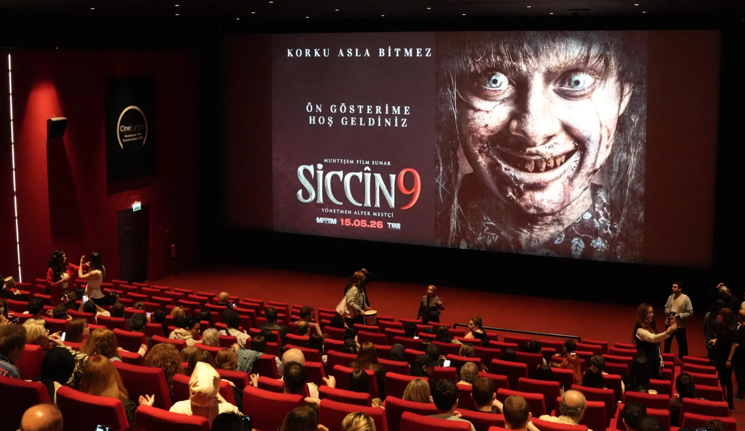 Siccin 9, Vizyona Girdi