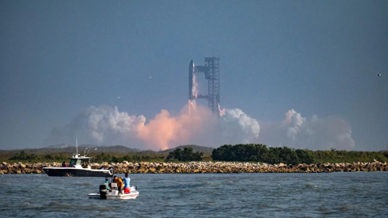 SpaceX'e toplu dava; tazminat istiyorlar