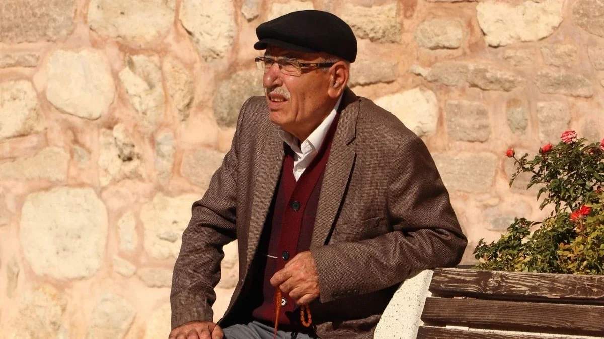 1-gunluk-farkla-17-yil-gec-emeklilik-kademeli-duzenleme-gelecek-mi.webp