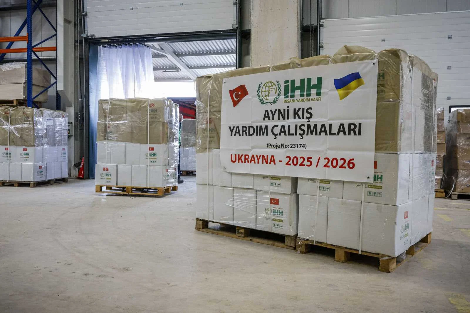 İHH'dan Ukrayna’daki savaş mağdurlarına yardım malzemesi