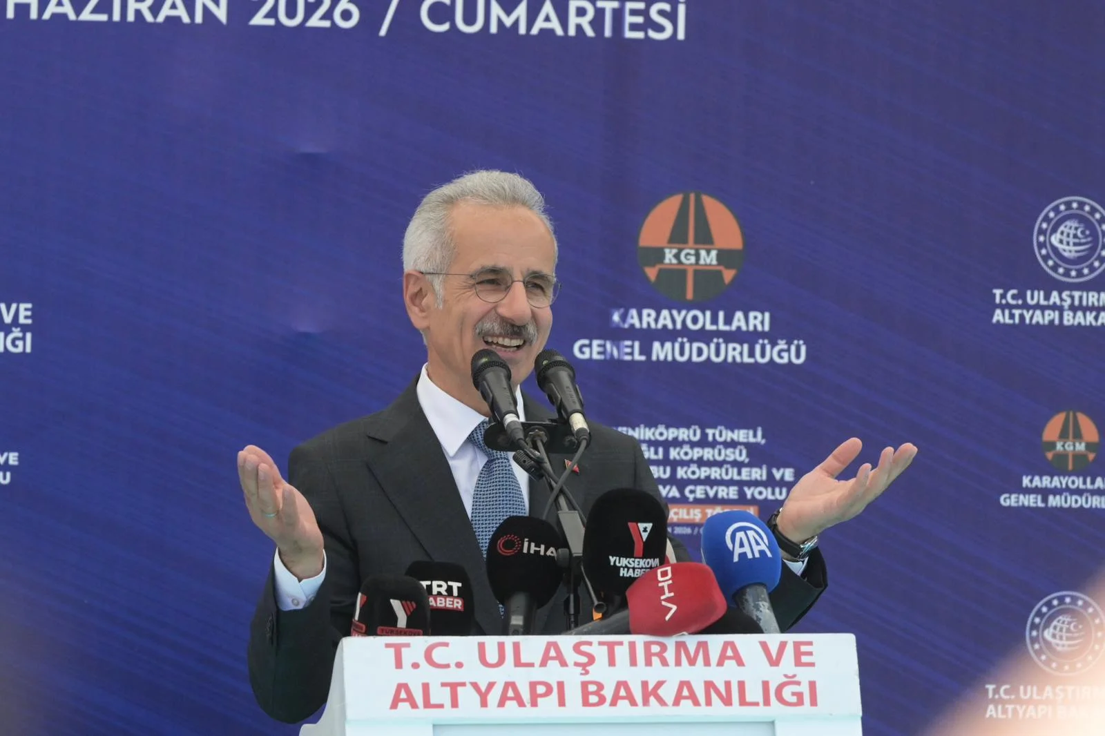Bakan Uraloğlu'dan çevre yolu, tünel ve köprü açılışları