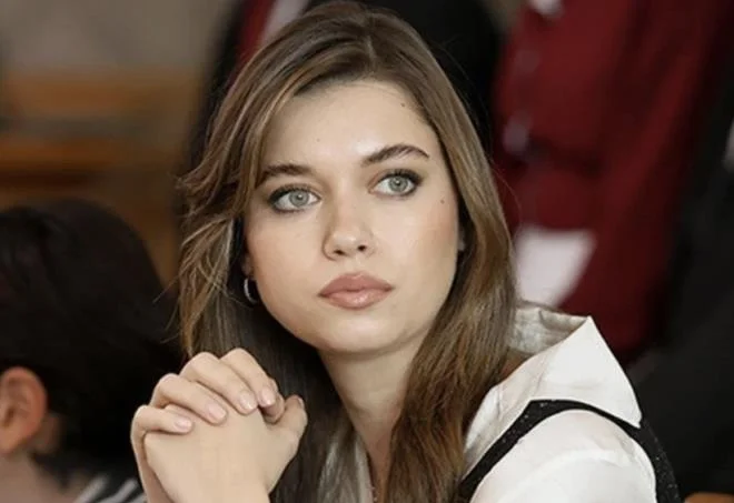 Afra Saraçoğlu ayrılık sebebini açıkladı: “Hikayesi bitti”