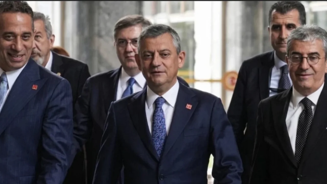 CHP’de tek grup başkanvekili kaldı: Ali Mahir Başarır ve Gökhan Günaydın’ın isimleri silindi
